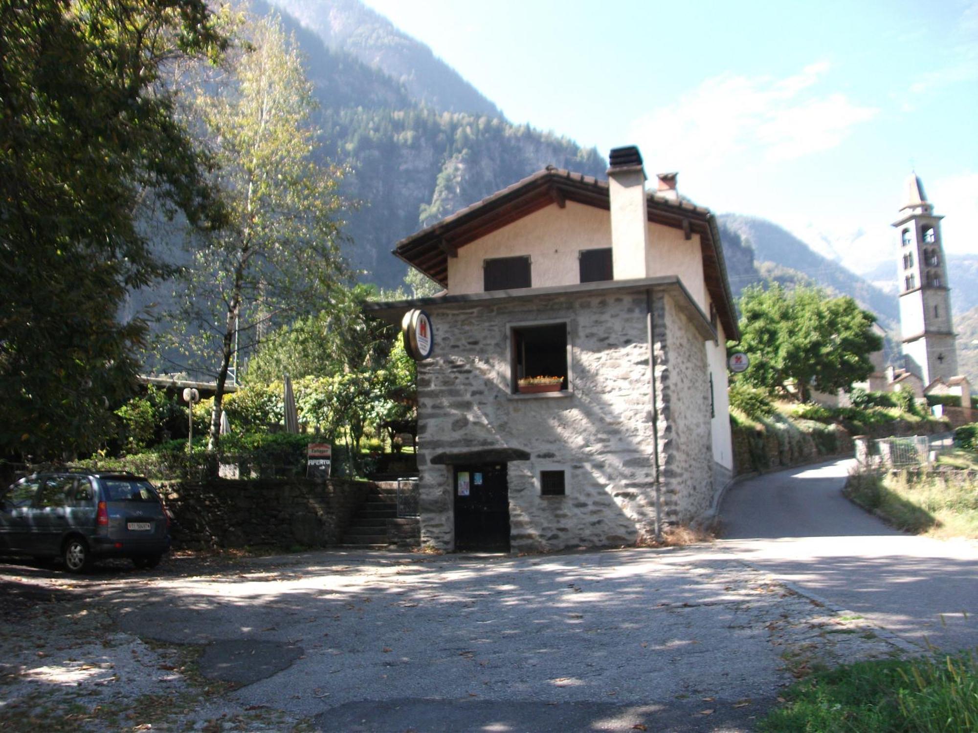 Bed and Breakfast Grotto Pergola Giornico Esterno foto